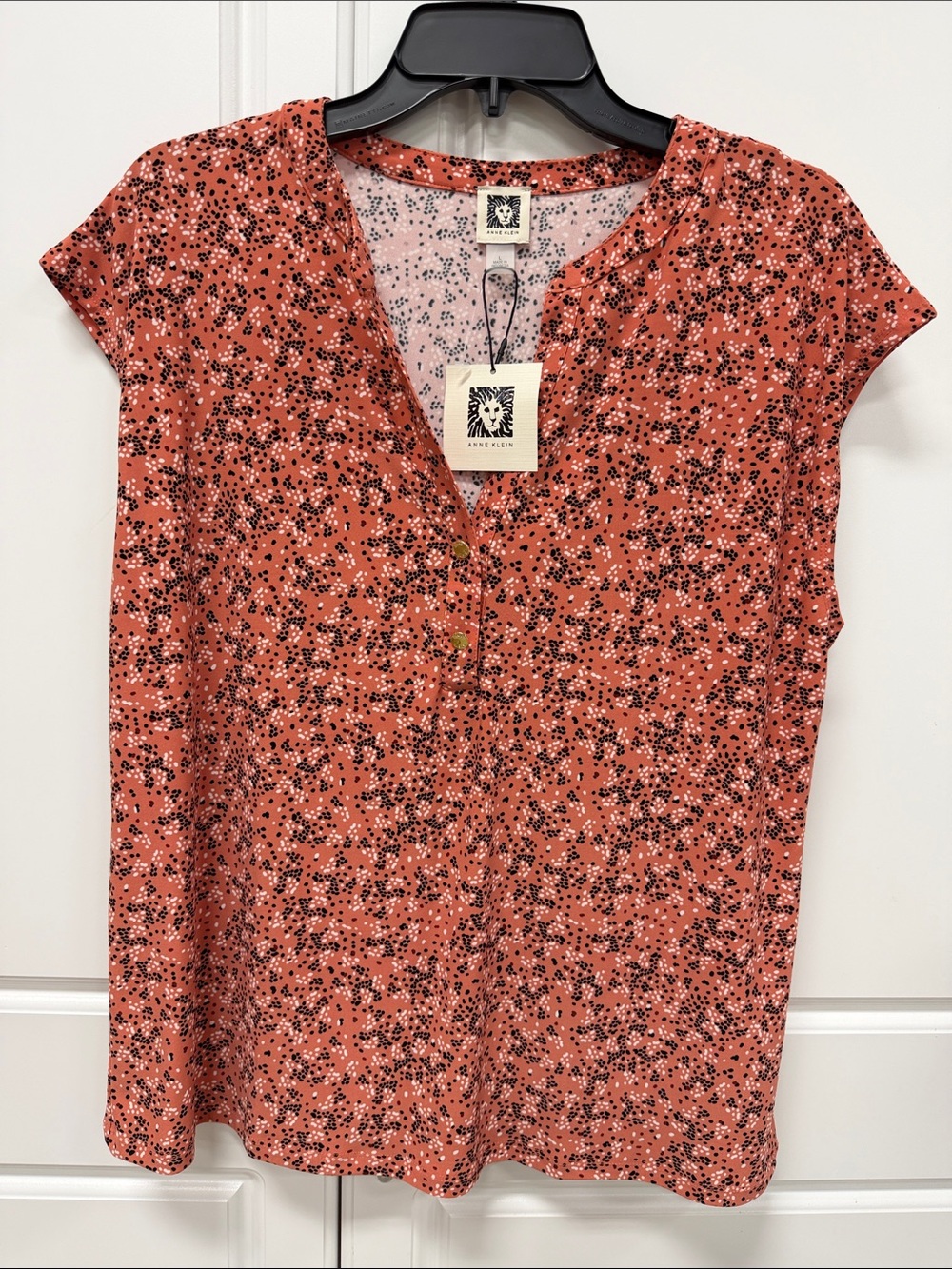 Ann Taylor  V-Neck Blouse Large. New